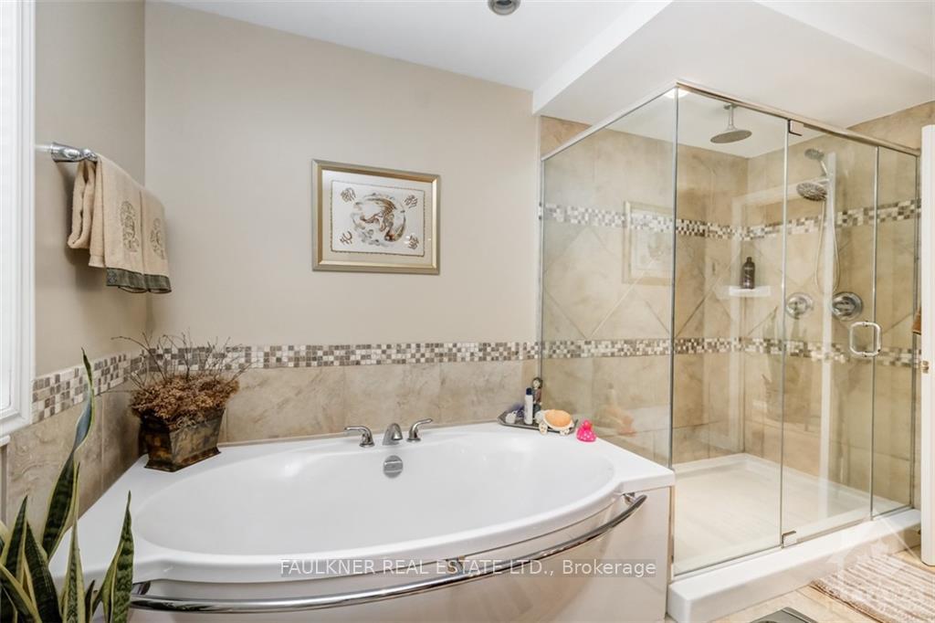 Photo 9 of 722 Echo Drive, Ottawa, Old Ottawa South — HOMEH