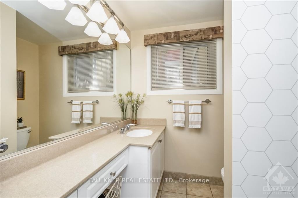 Photo 12 of 722 Echo Drive, Ottawa, Old Ottawa South — HOMEH