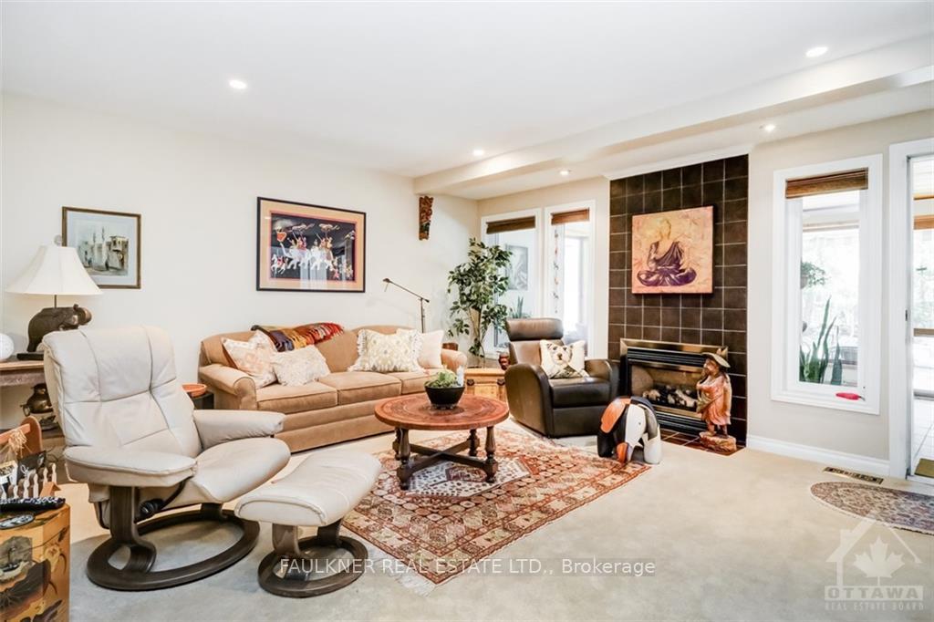 Photo 13 of 722 Echo Drive, Ottawa, Old Ottawa South — HOMEH