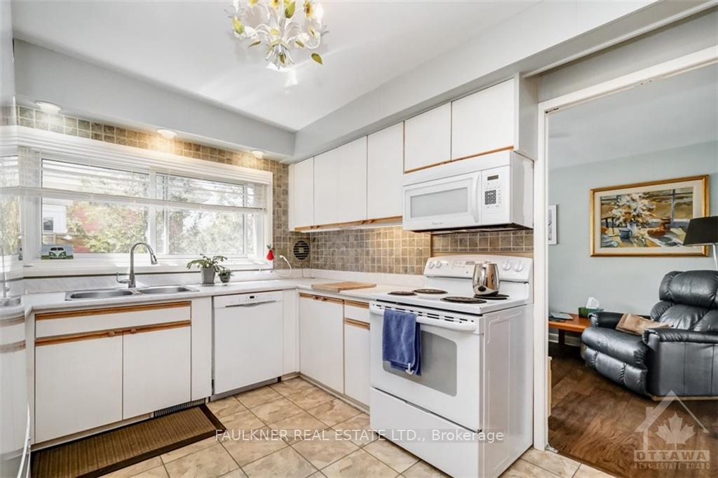 Photo 20 of 722 Echo Drive, Ottawa, Old Ottawa South — HOMEH