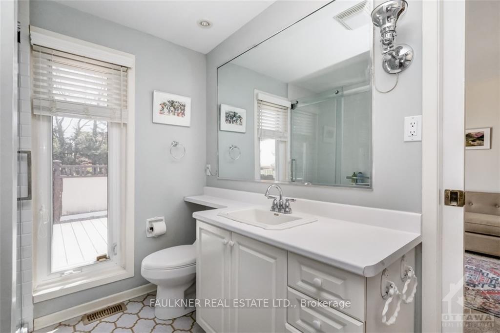 Photo 24 of 722 Echo Drive, Ottawa, Old Ottawa South — HOMEH