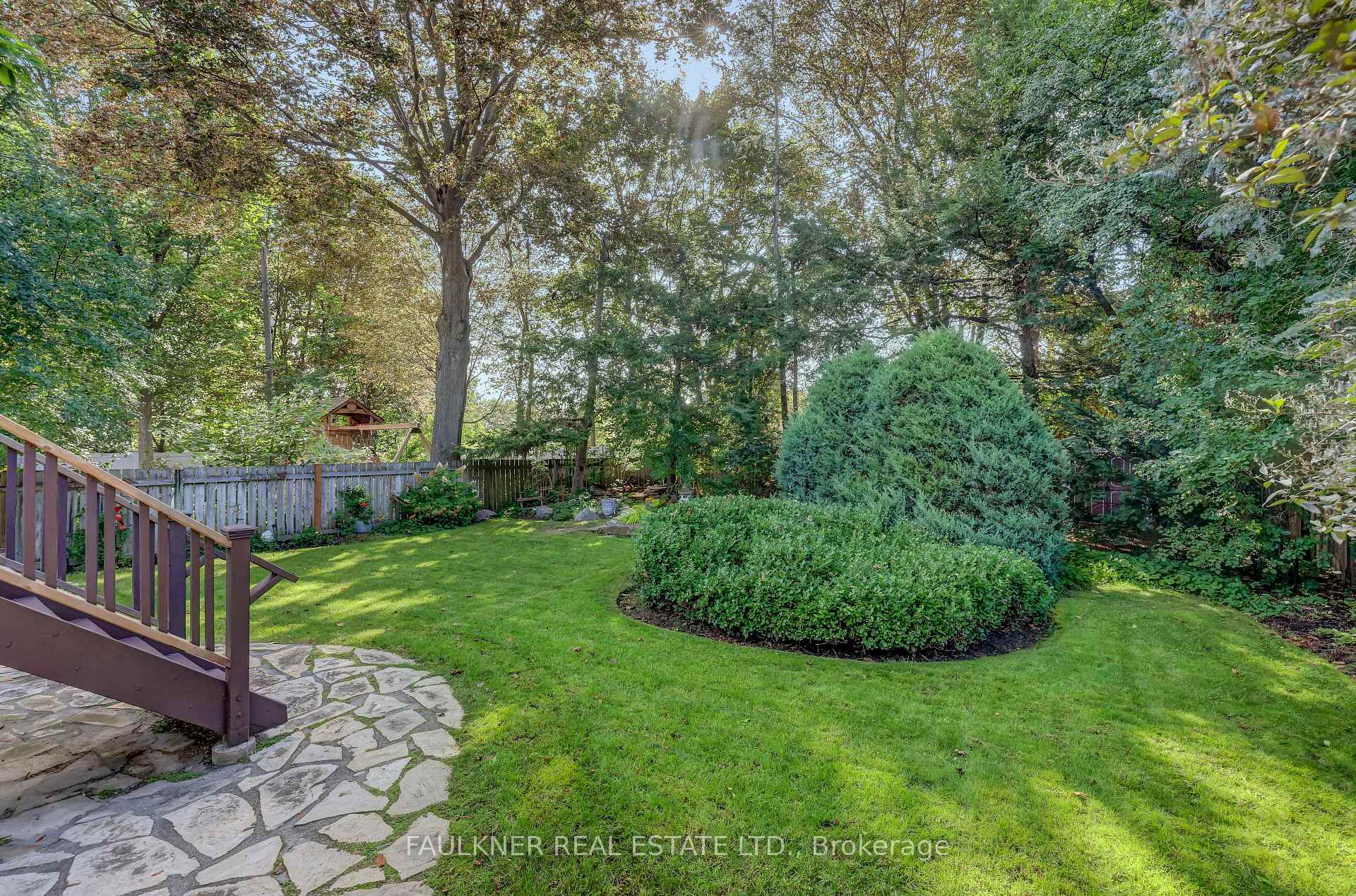 Photo 30 of 722 Echo Drive, Ottawa, Old Ottawa South — HOMEH
