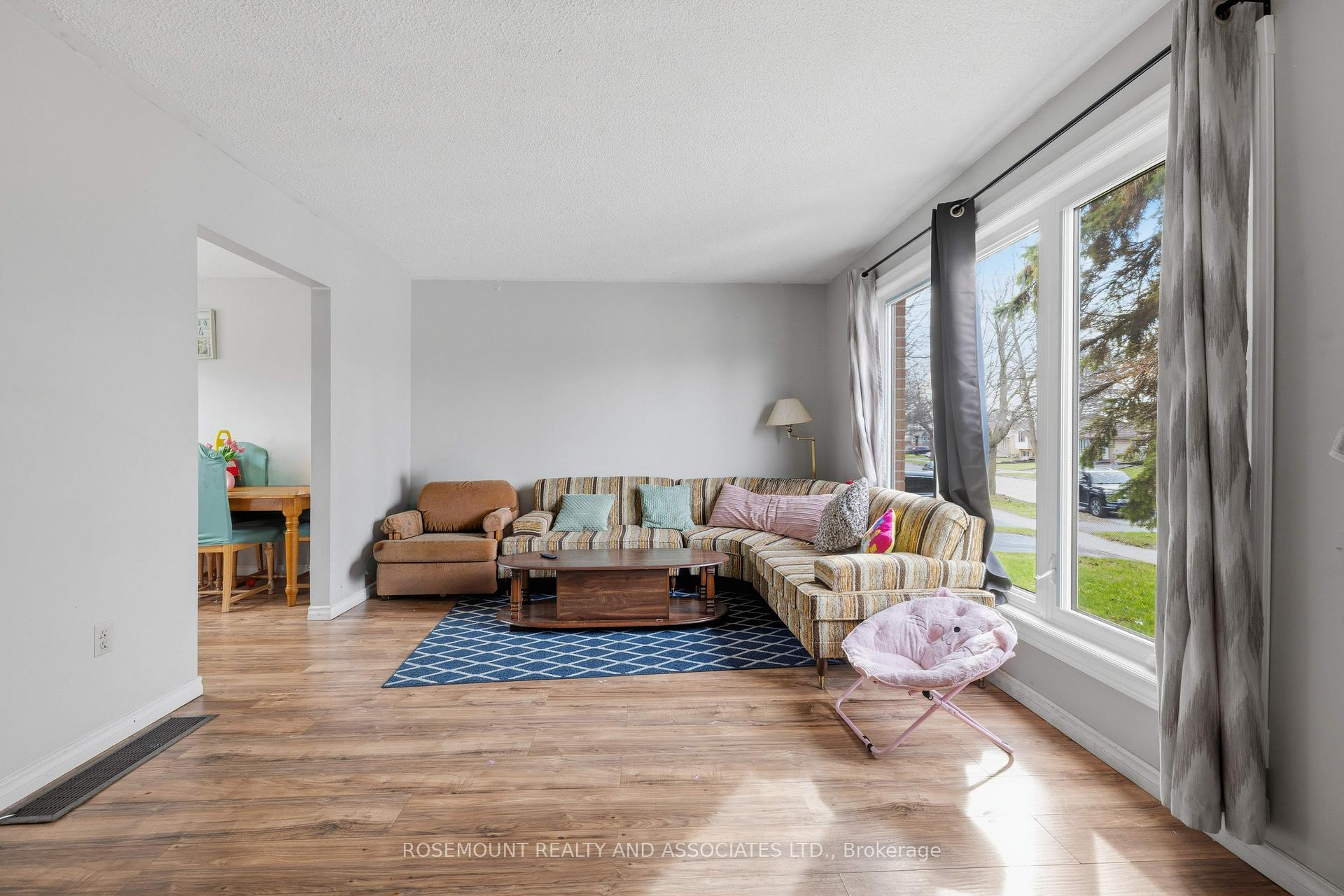 Photo 5 of 287 Sutherland Drive, Kingston, Rideau — HOMEH