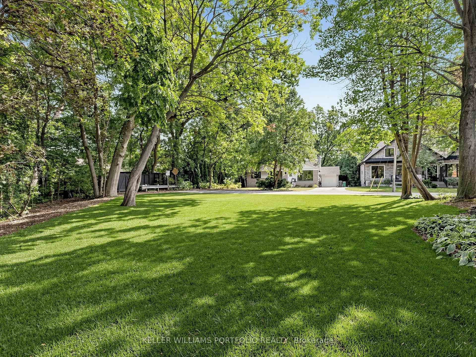 Photo 5 of 1309 Martley Drive E, Mississauga, Lorne Park — HOMEH