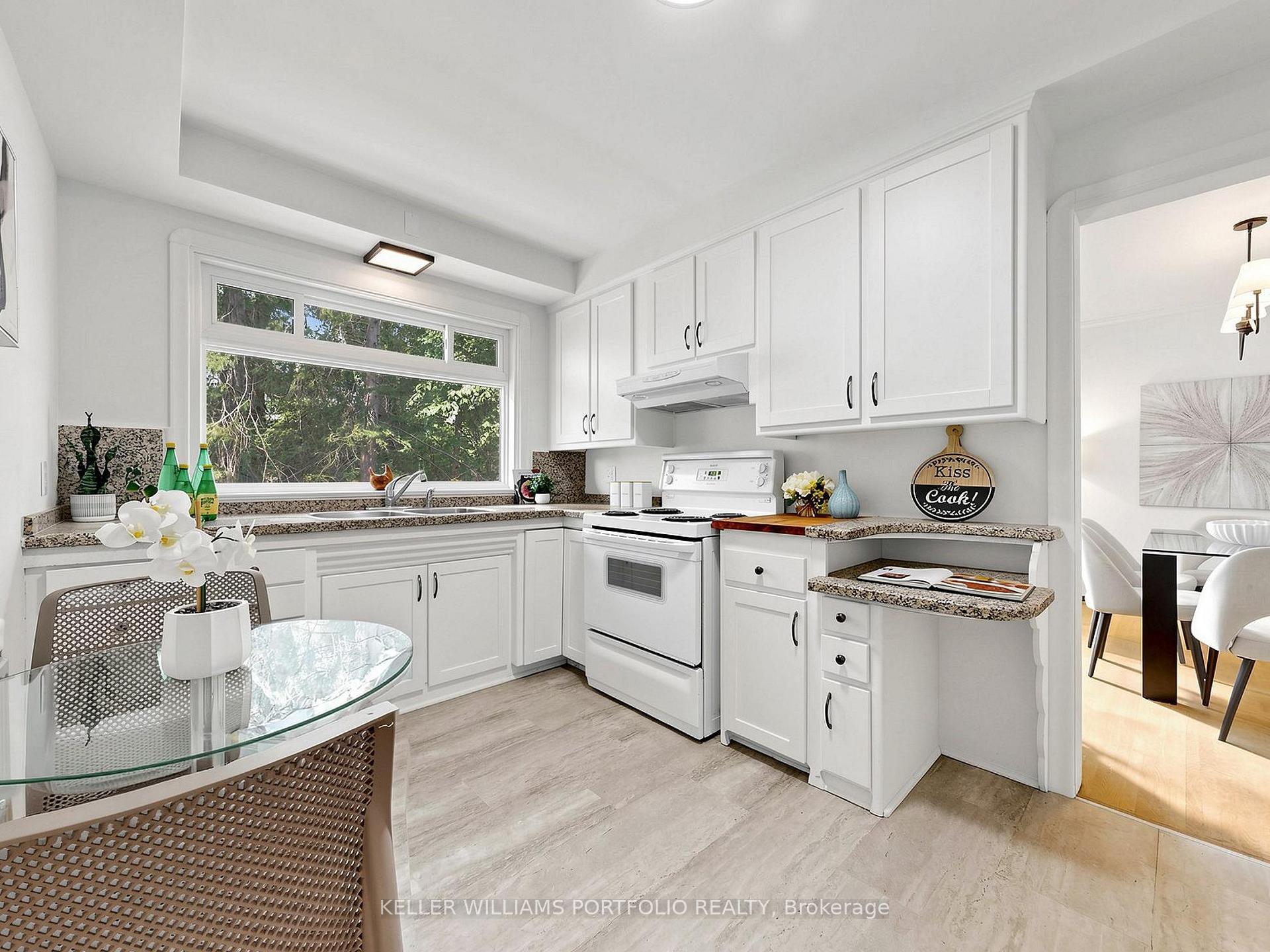 Photo 12 of 1309 Martley Drive E, Mississauga, Lorne Park — HOMEH