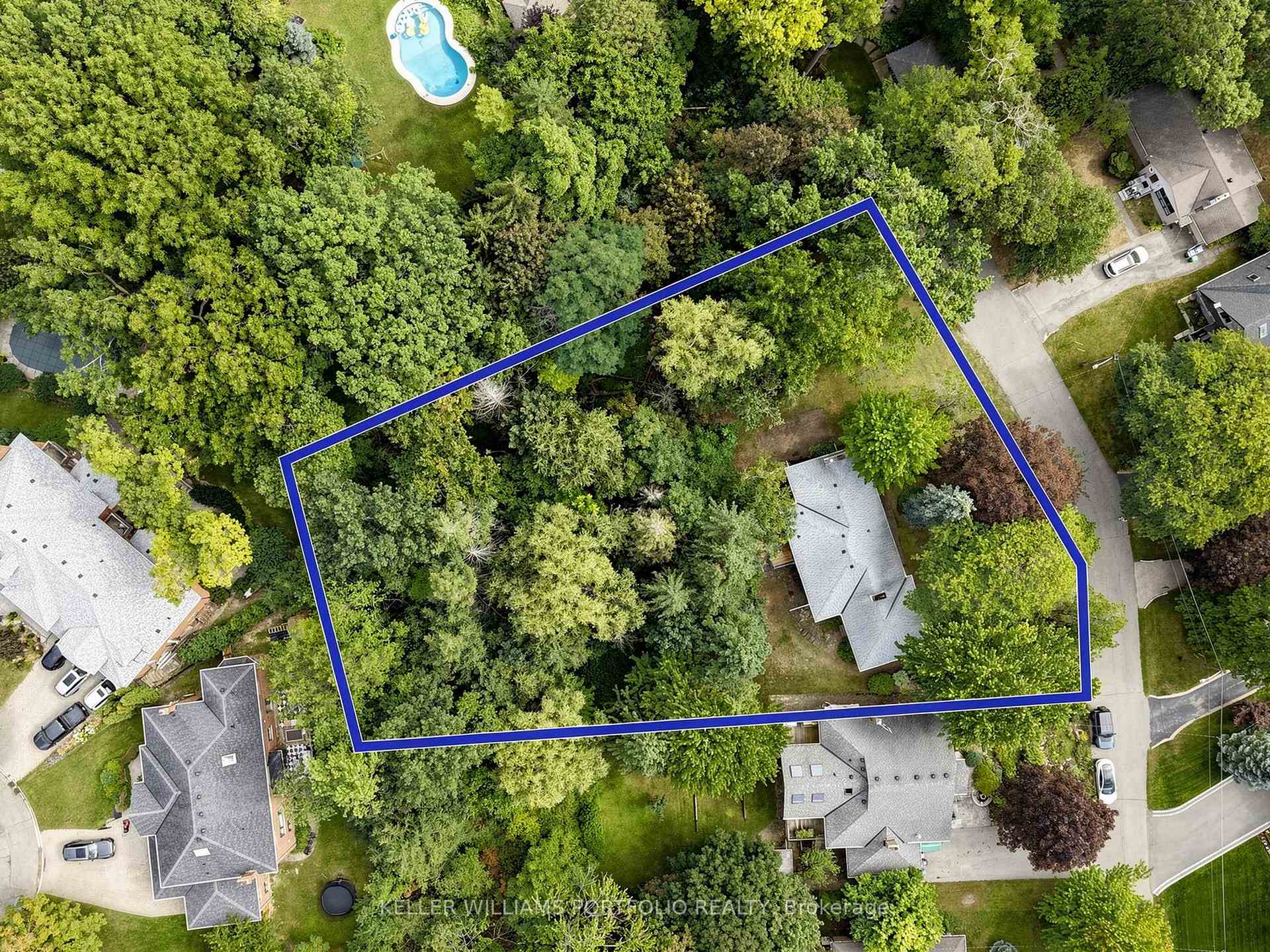 Photo 33 of 1309 Martley Drive E, Mississauga, Lorne Park — HOMEH