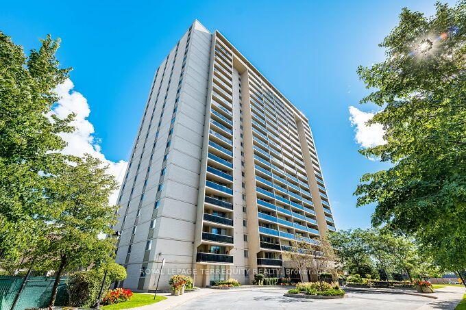 Photo 4 of Unit 1102, 812 Burnhamthorpe Road, Etobicoke, Markland Wood — HOMEH