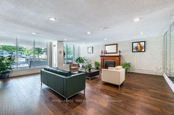 Photo 14 of Unit 1102, 812 Burnhamthorpe Road, Etobicoke, Markland Wood — HOMEH