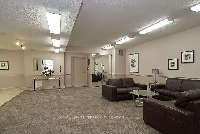 Photo 16 of Unit 1102, 812 Burnhamthorpe Road, Etobicoke, Markland Wood — HOMEH