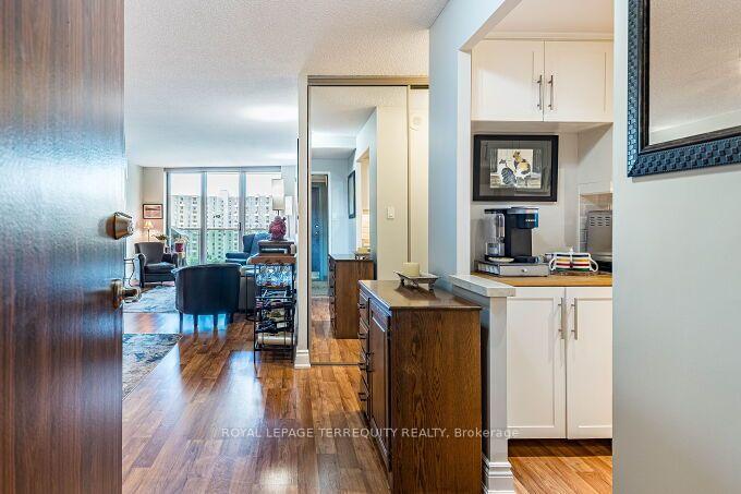 Photo 26 of Unit 1102, 812 Burnhamthorpe Road, Etobicoke, Markland Wood — HOMEH