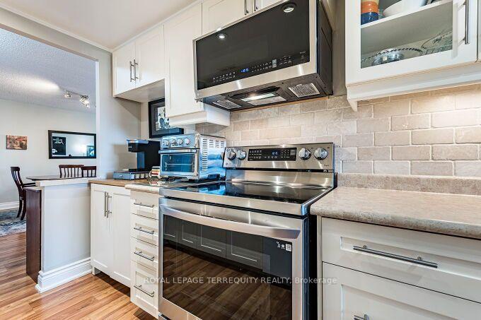 Photo 34 of Unit 1102, 812 Burnhamthorpe Road, Etobicoke, Markland Wood — HOMEH