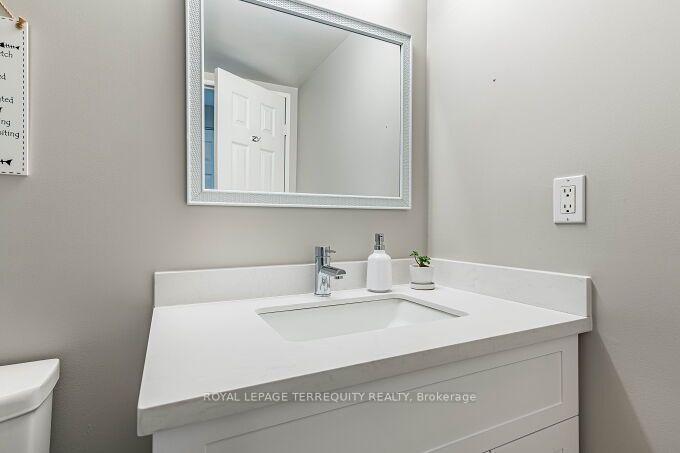 Photo 68 of Unit 1102, 812 Burnhamthorpe Road, Etobicoke, Markland Wood — HOMEH