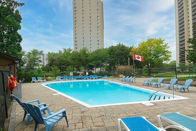 Photo 93 of Unit 1102, 812 Burnhamthorpe Road, Etobicoke, Markland Wood — HOMEH