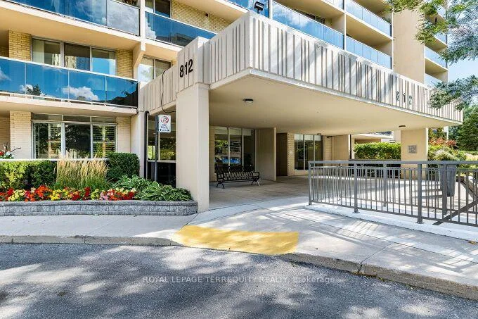 Photo 11 of Unit 1102, 812 Burnhamthorpe Road, Etobicoke, Markland Wood — HOMEH