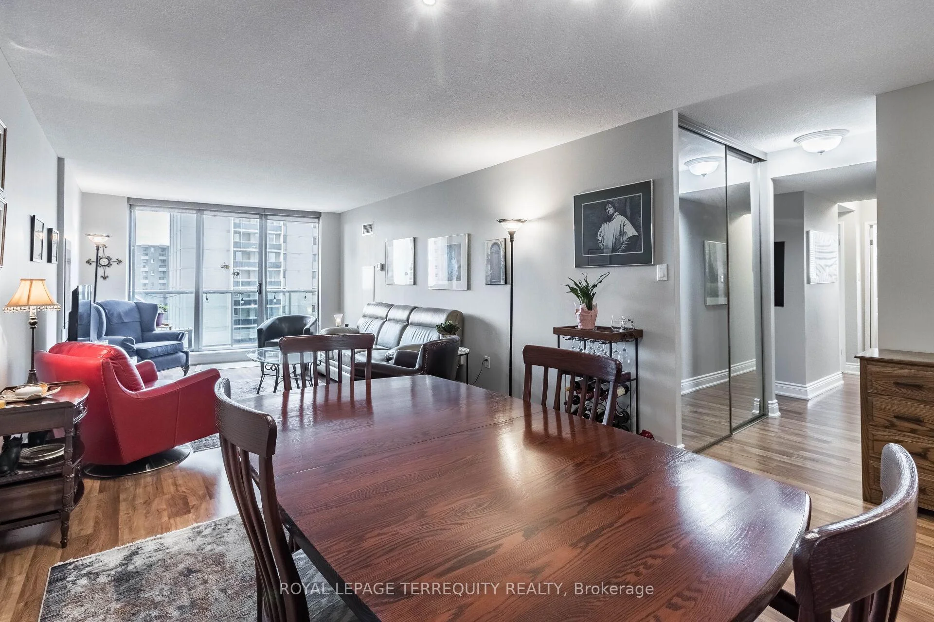 Photo 23 of Unit 1102, 812 Burnhamthorpe Road, Etobicoke, Markland Wood — HOMEH