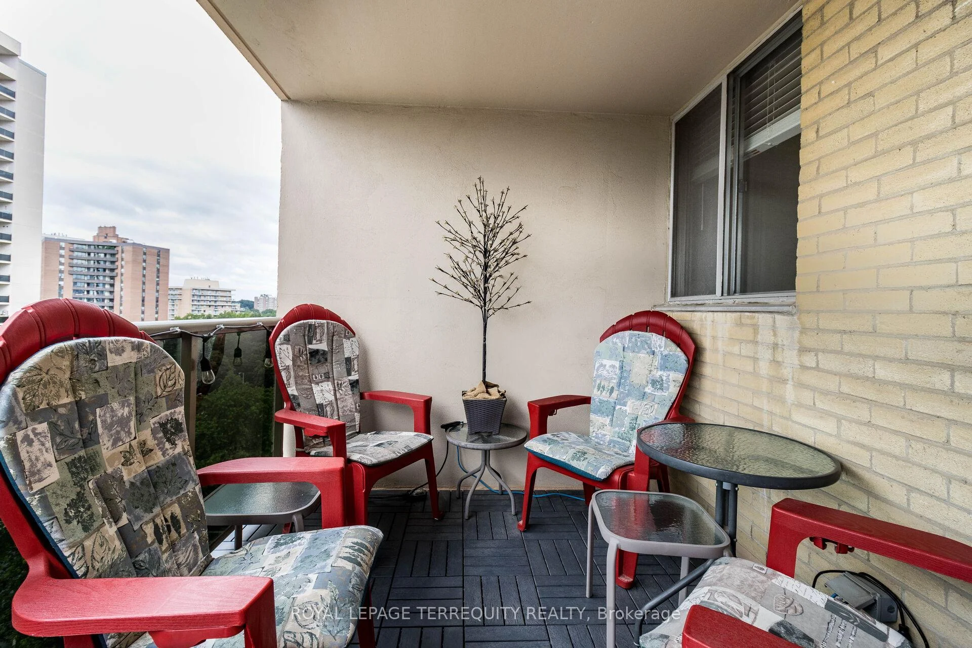 Photo 61 of Unit 1102, 812 Burnhamthorpe Road, Etobicoke, Markland Wood — HOMEH