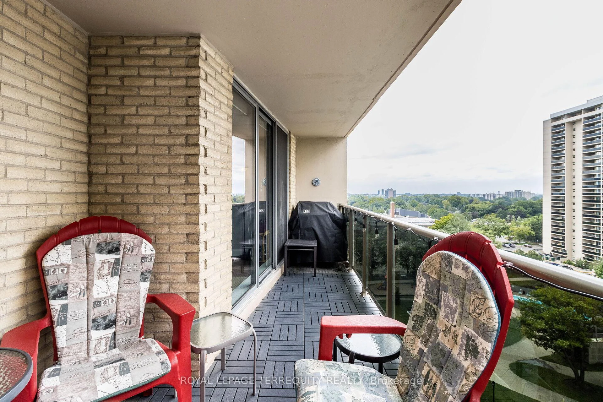 Photo 63 of Unit 1102, 812 Burnhamthorpe Road, Etobicoke, Markland Wood — HOMEH