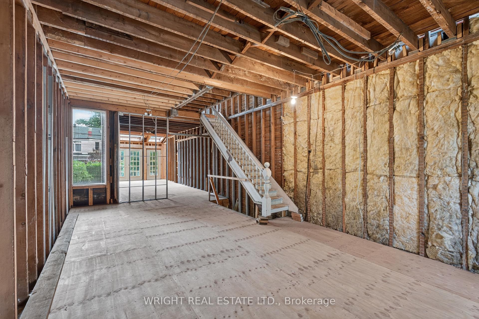 Photo 5 of 31 Olive Avenue, Toronto, The Annex — HOMEH