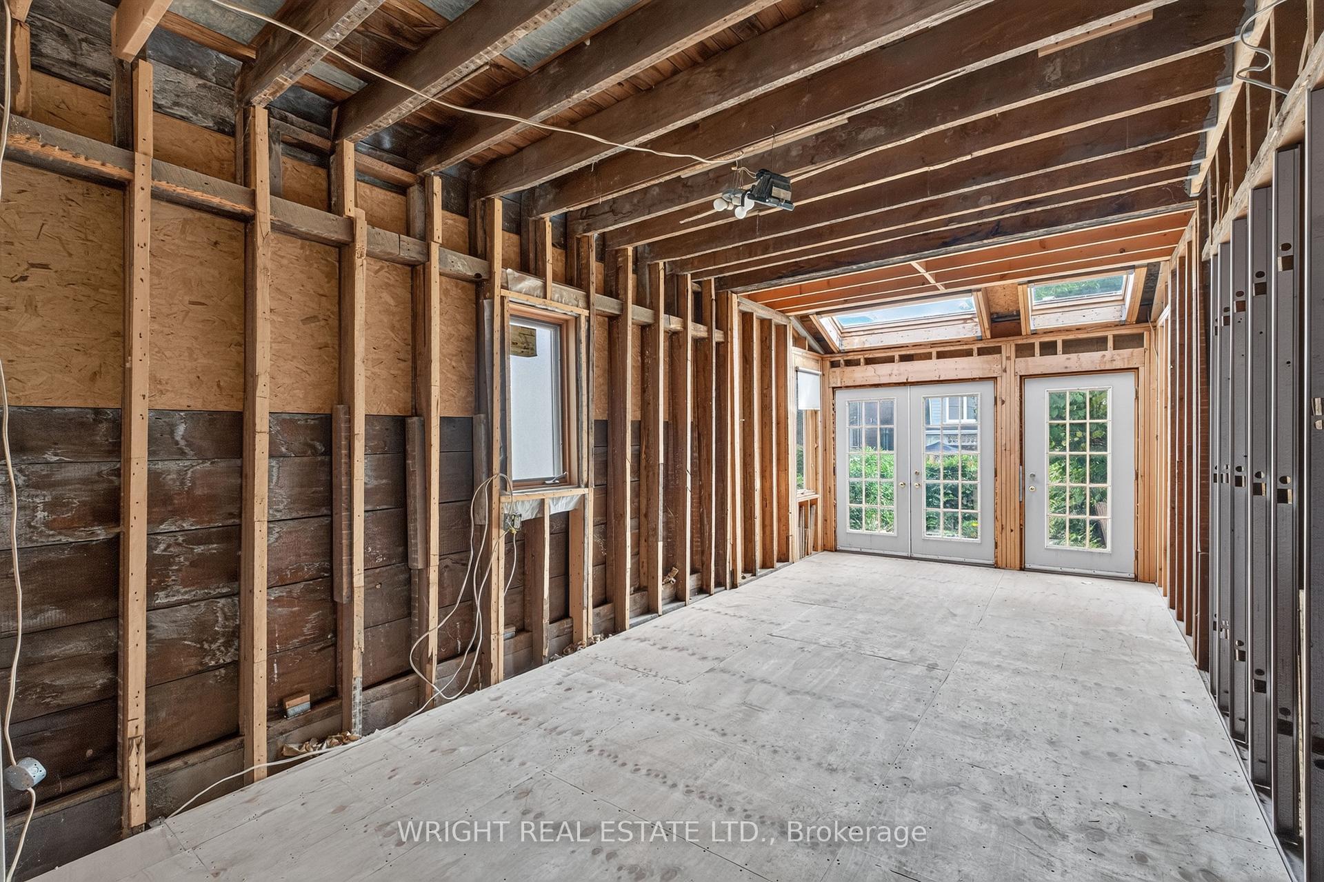 Photo 9 of 31 Olive Avenue, Toronto, The Annex — HOMEH