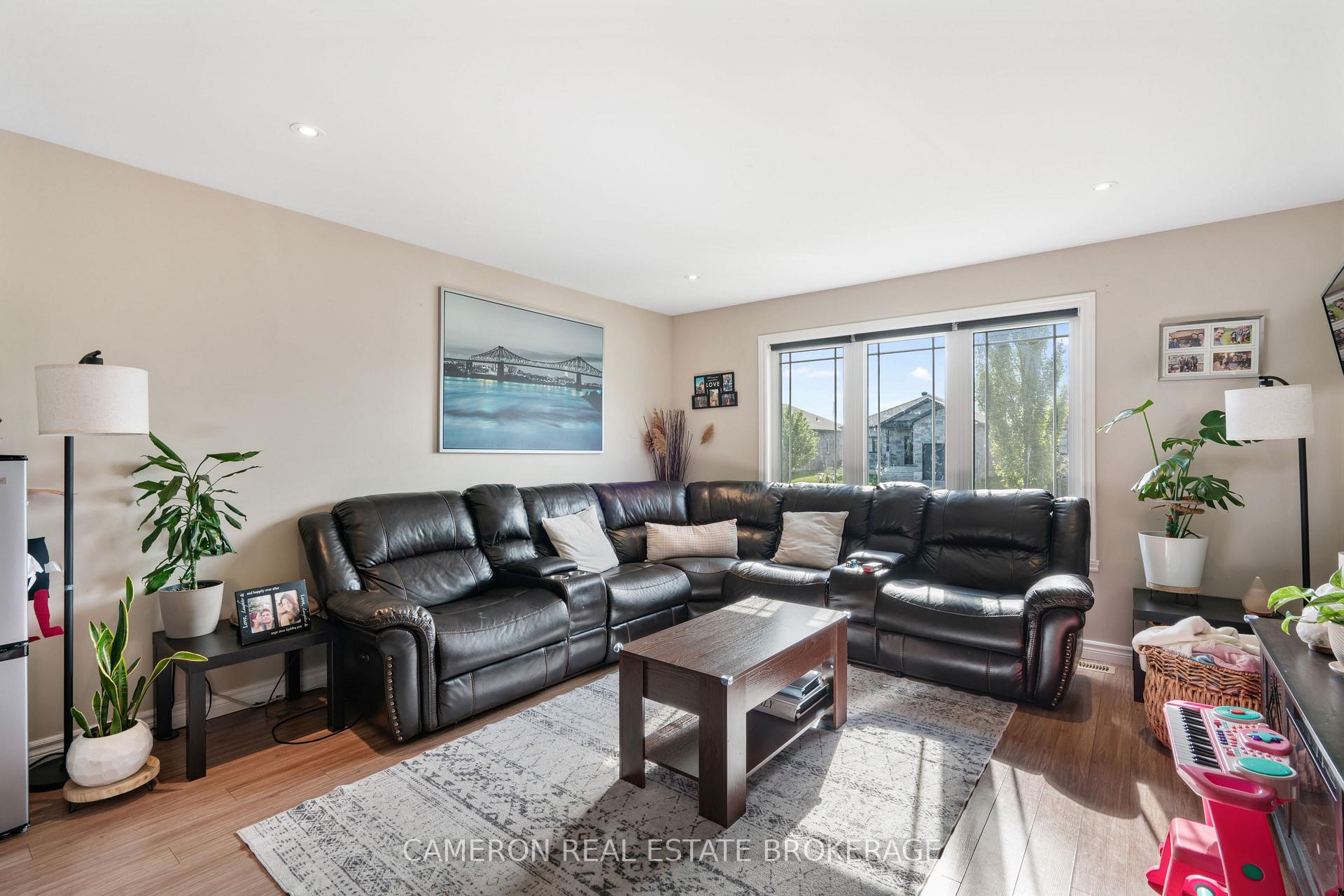 Photo 6 of 137 Bellwood Drive, Cornwall, Cornwall — HOMEH