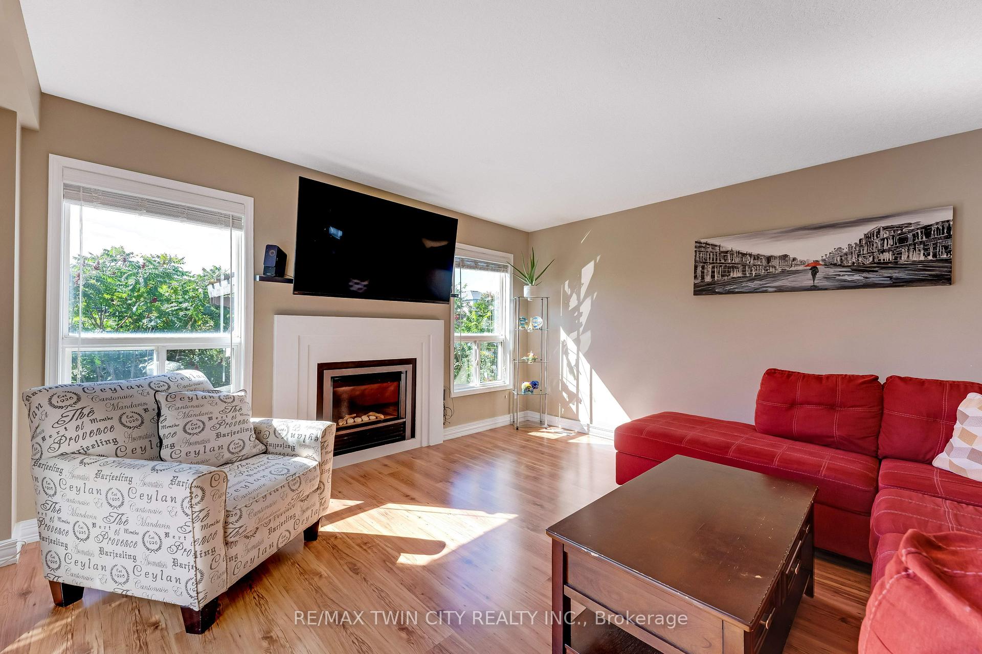 Photo 7 of 320 Brandenburg Place, Waterloo, Clair Hills — HOMEH