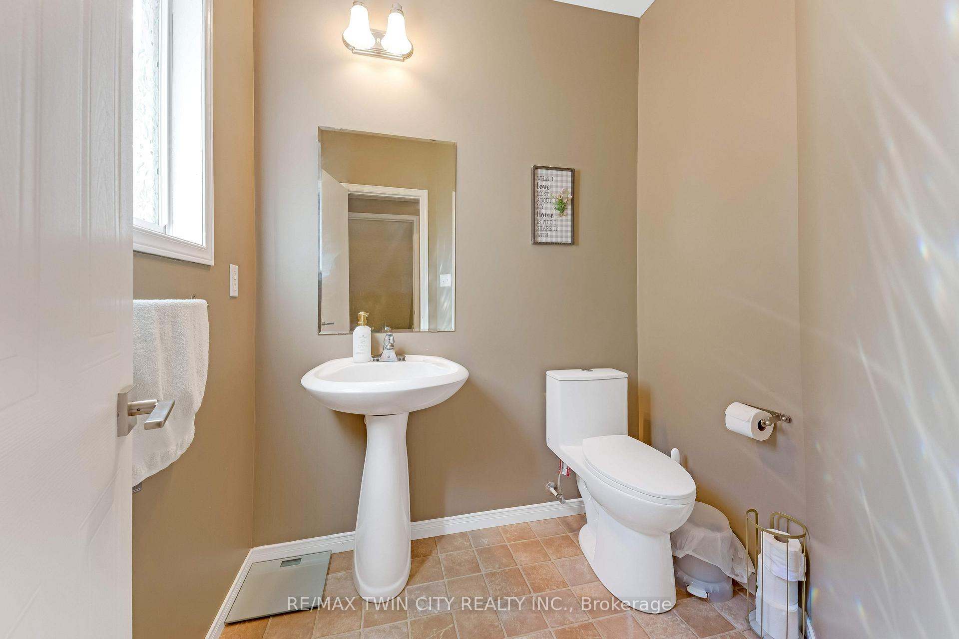 Photo 16 of 320 Brandenburg Place, Waterloo, Clair Hills — HOMEH