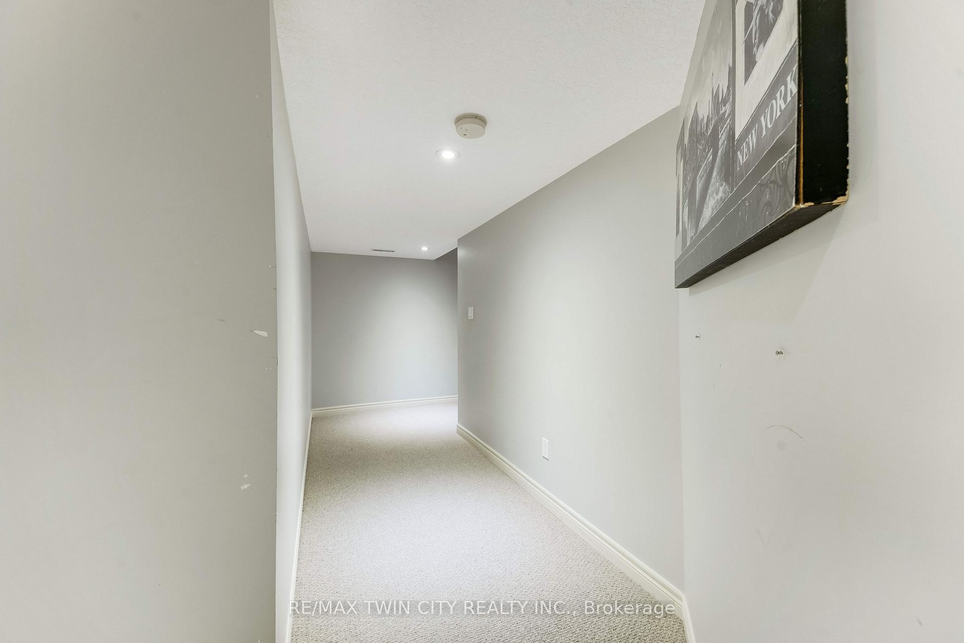 Photo 17 of 320 Brandenburg Place, Waterloo, Clair Hills — HOMEH
