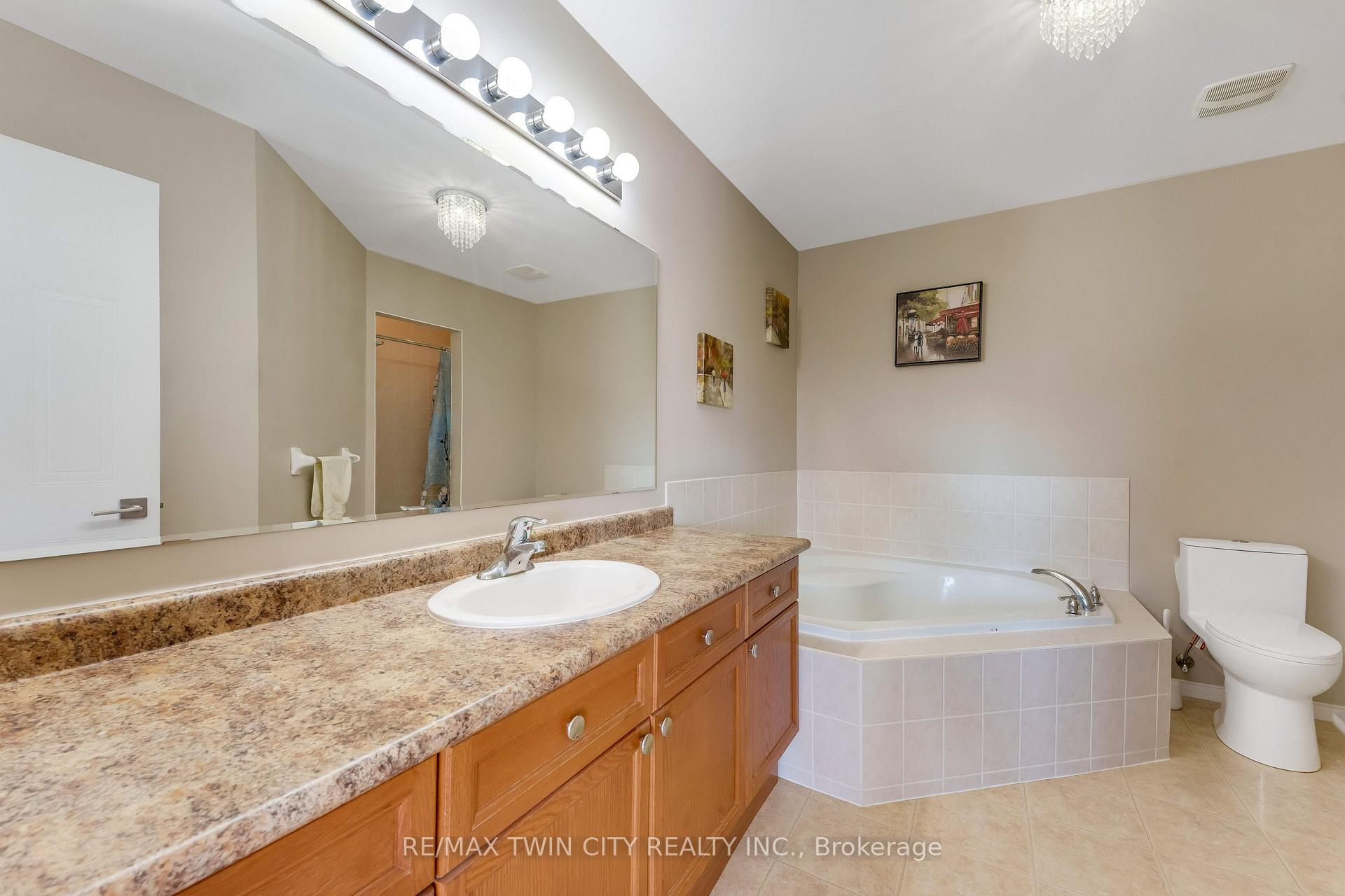 Photo 21 of 320 Brandenburg Place, Waterloo, Clair Hills — HOMEH