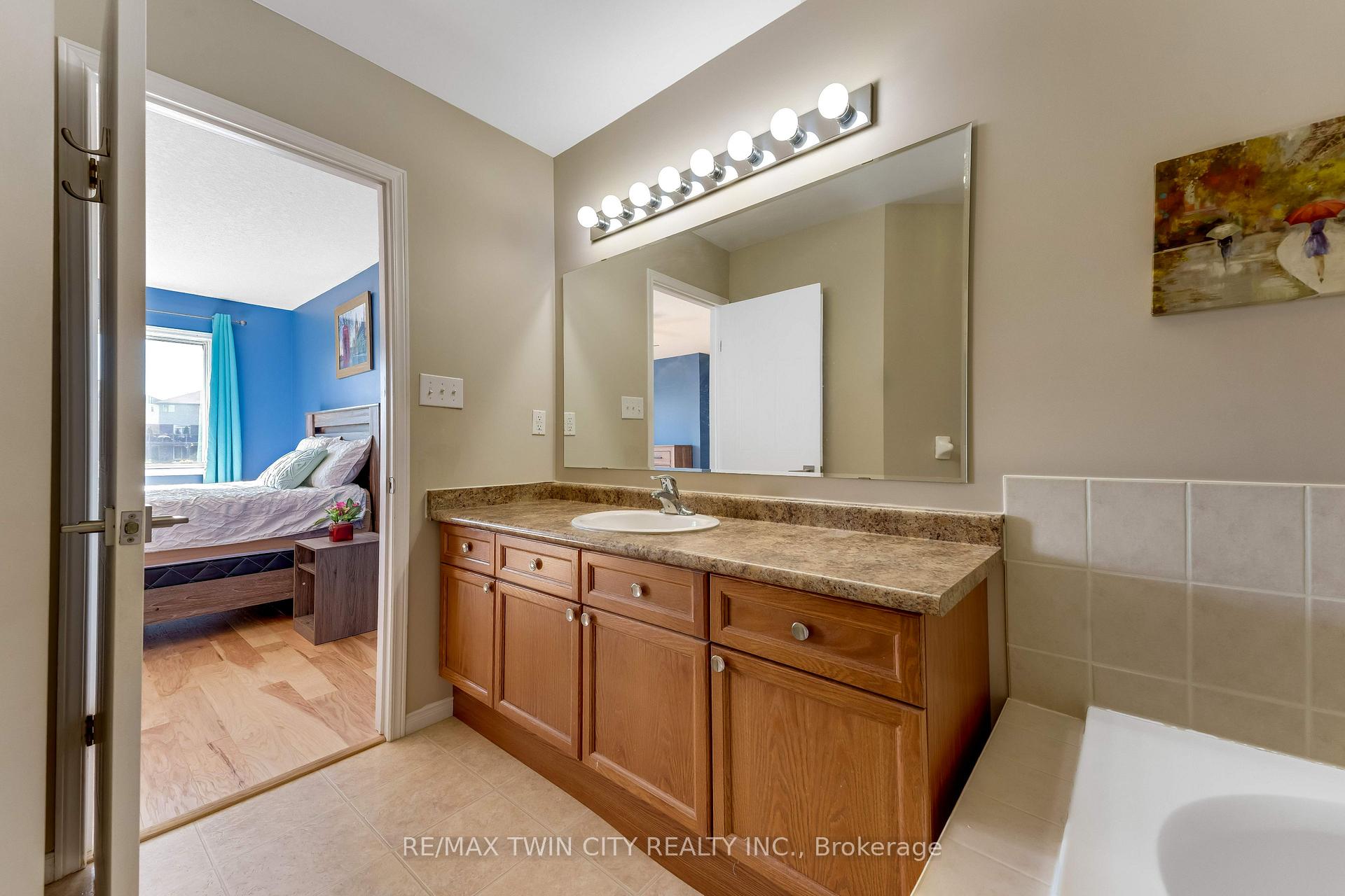 Photo 22 of 320 Brandenburg Place, Waterloo, Clair Hills — HOMEH