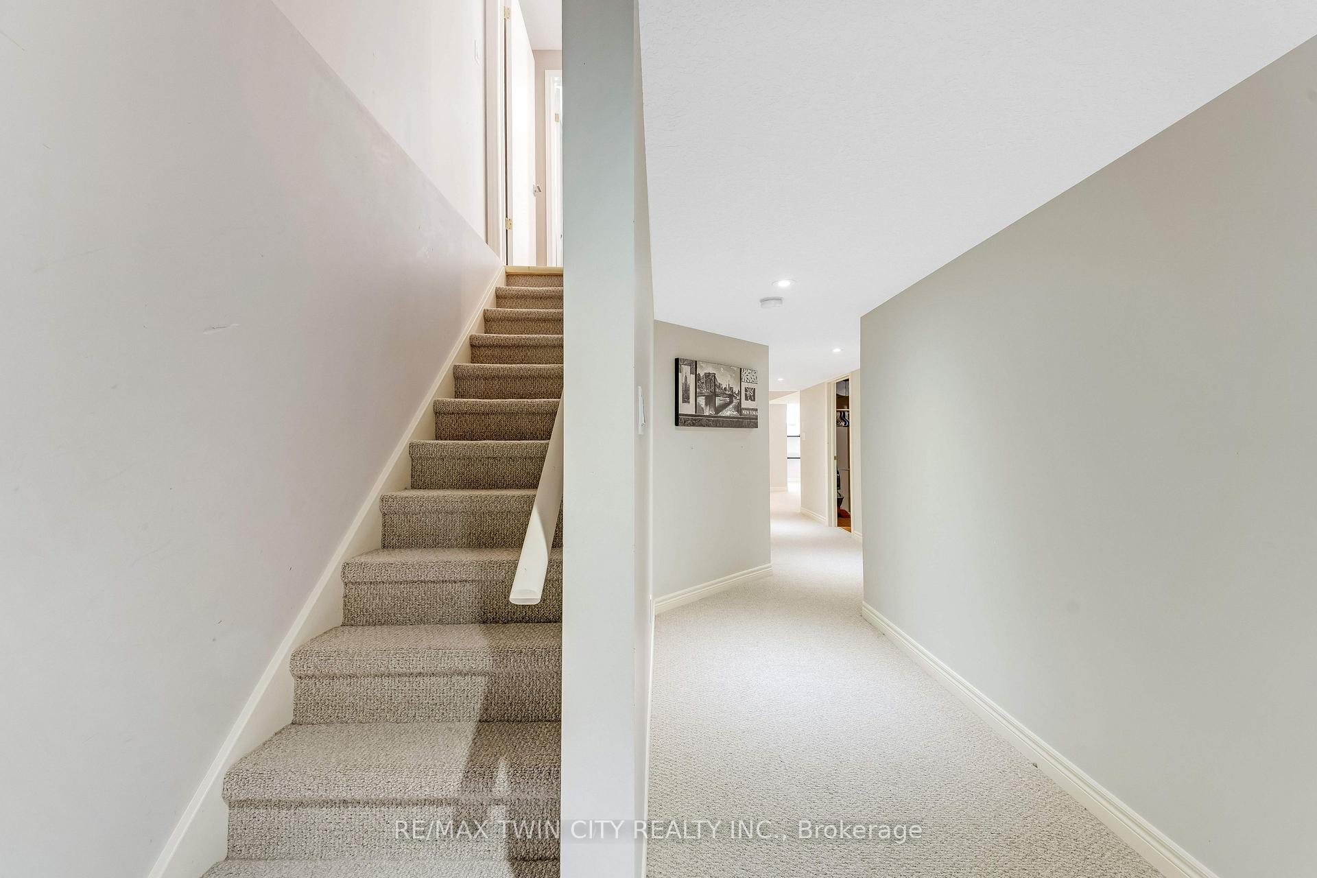 Photo 32 of 320 Brandenburg Place, Waterloo, Clair Hills — HOMEH