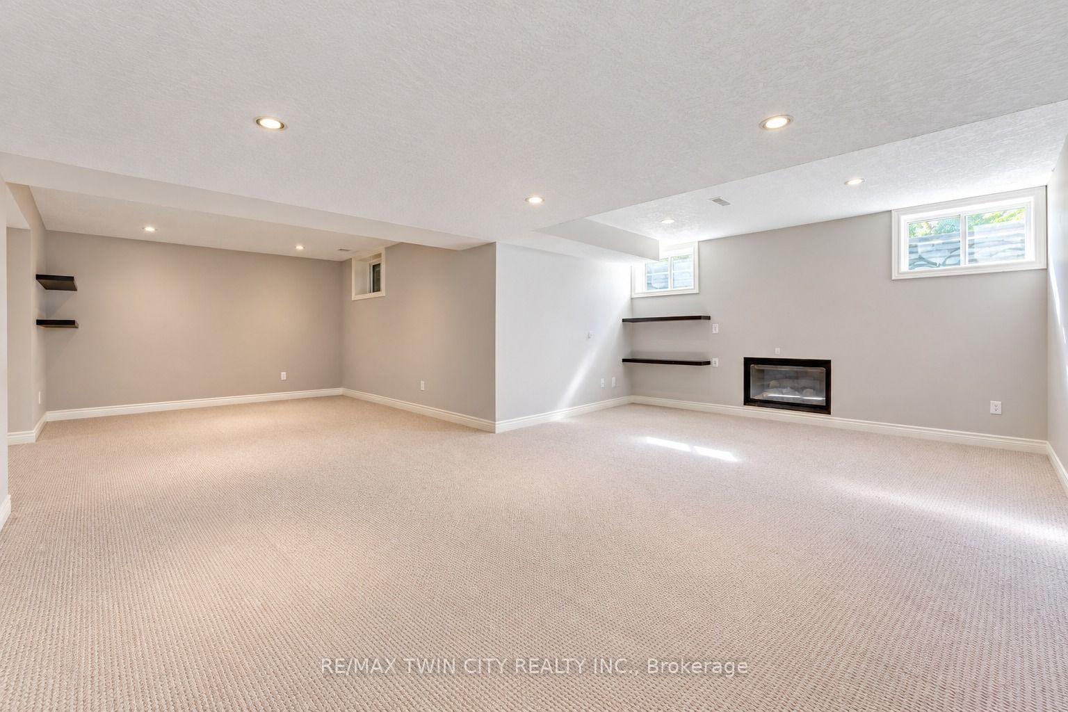Photo 34 of 320 Brandenburg Place, Waterloo, Clair Hills — HOMEH