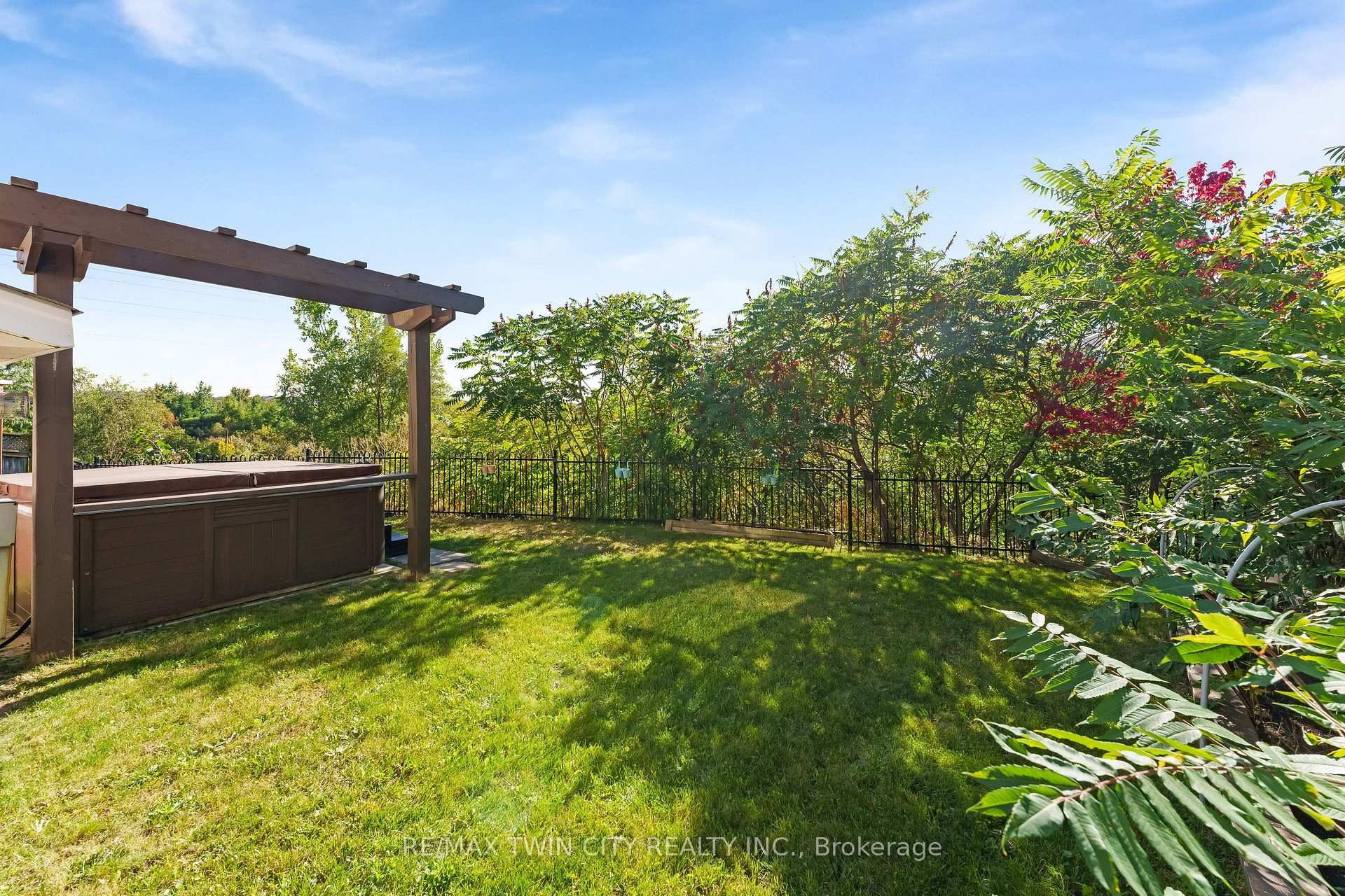 Photo 41 of 320 Brandenburg Place, Waterloo, Clair Hills — HOMEH