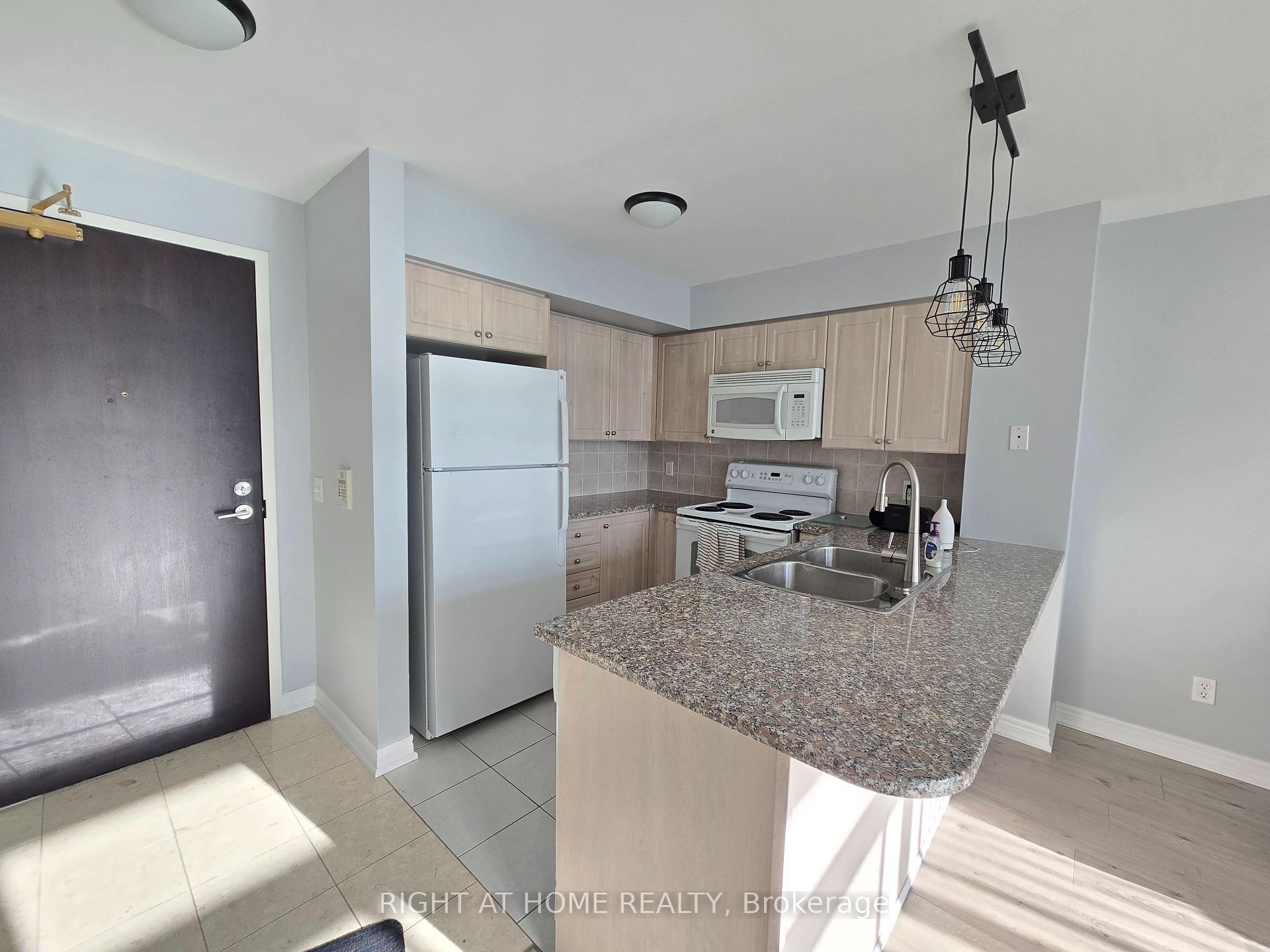 Photo 2 of Unit Unit 1911, 51 Lower Simcoe Street, Toronto, Waterfront Communities — HOMEH