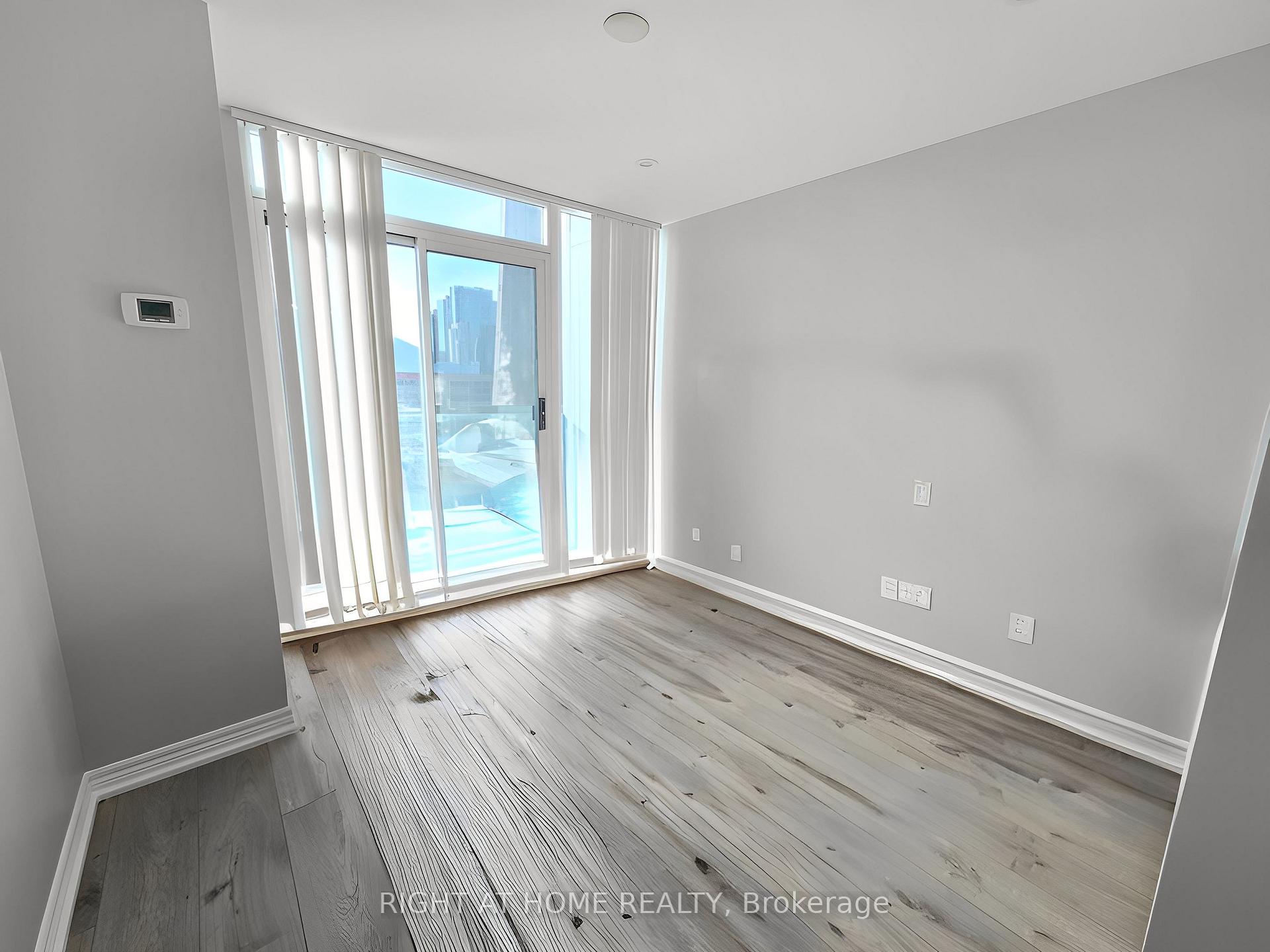 Photo 8 of Unit Unit 1911, 51 Lower Simcoe Street, Toronto, Waterfront Communities — HOMEH