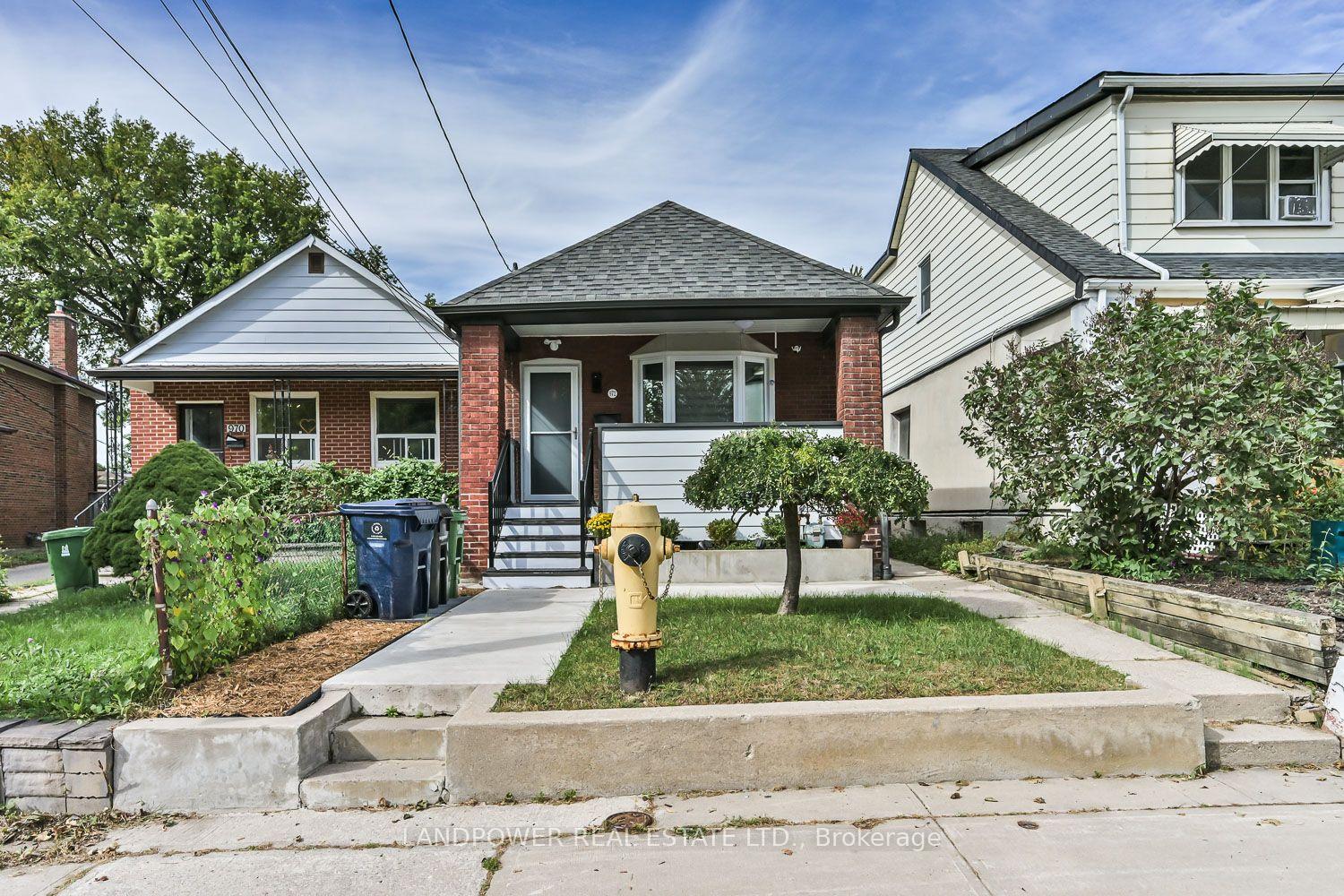 Photo 2 of 972 Cosburn Avenue, Toronto, East York — HOMEH