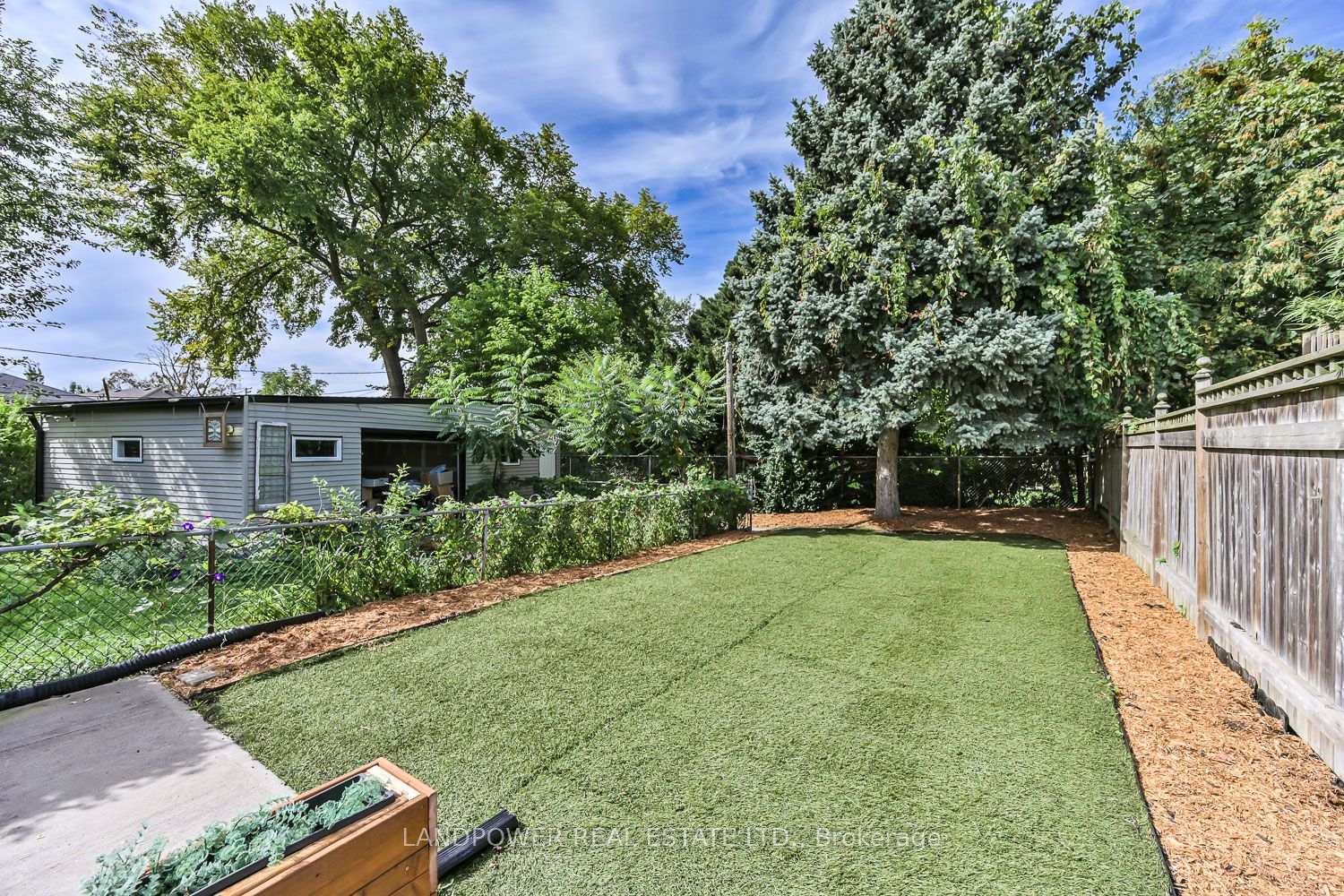 Photo 3 of 972 Cosburn Avenue, Toronto, East York — HOMEH