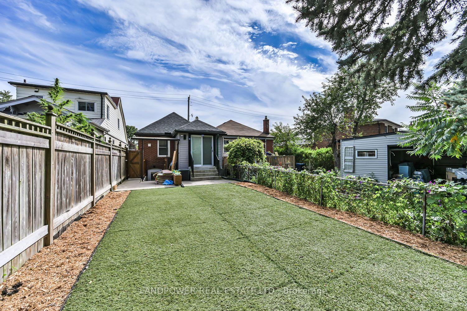 Photo 4 of 972 Cosburn Avenue, Toronto, East York — HOMEH