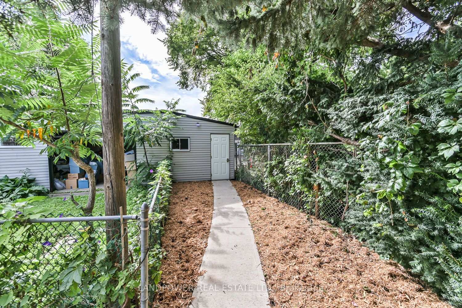 Photo 5 of 972 Cosburn Avenue, Toronto, East York — HOMEH