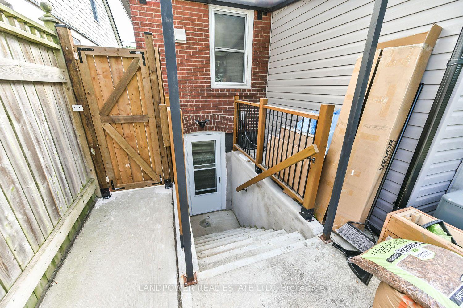 Photo 6 of 972 Cosburn Avenue, Toronto, East York — HOMEH
