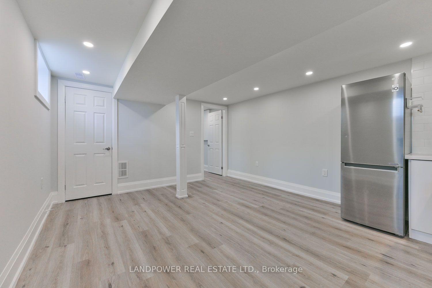 Photo 8 of 972 Cosburn Avenue, Toronto, East York — HOMEH