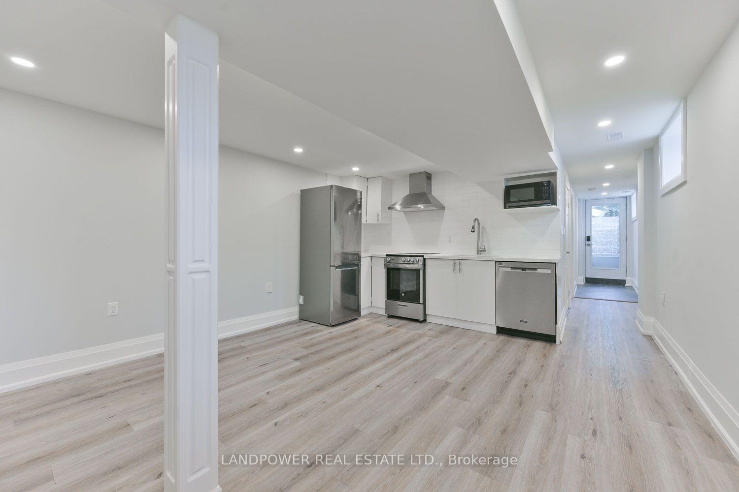 Photo 9 of 972 Cosburn Avenue, Toronto, East York — HOMEH