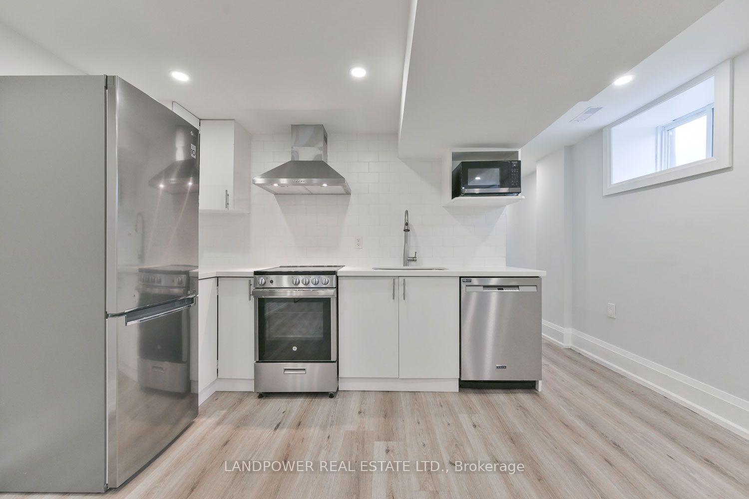 Photo 11 of 972 Cosburn Avenue, Toronto, East York — HOMEH
