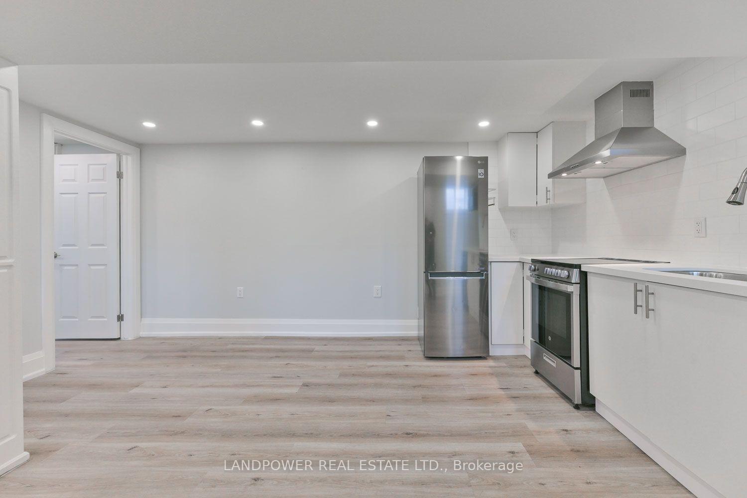 Photo 12 of 972 Cosburn Avenue, Toronto, East York — HOMEH
