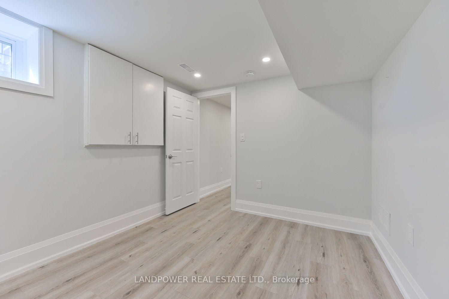 Photo 17 of 972 Cosburn Avenue, Toronto, East York — HOMEH