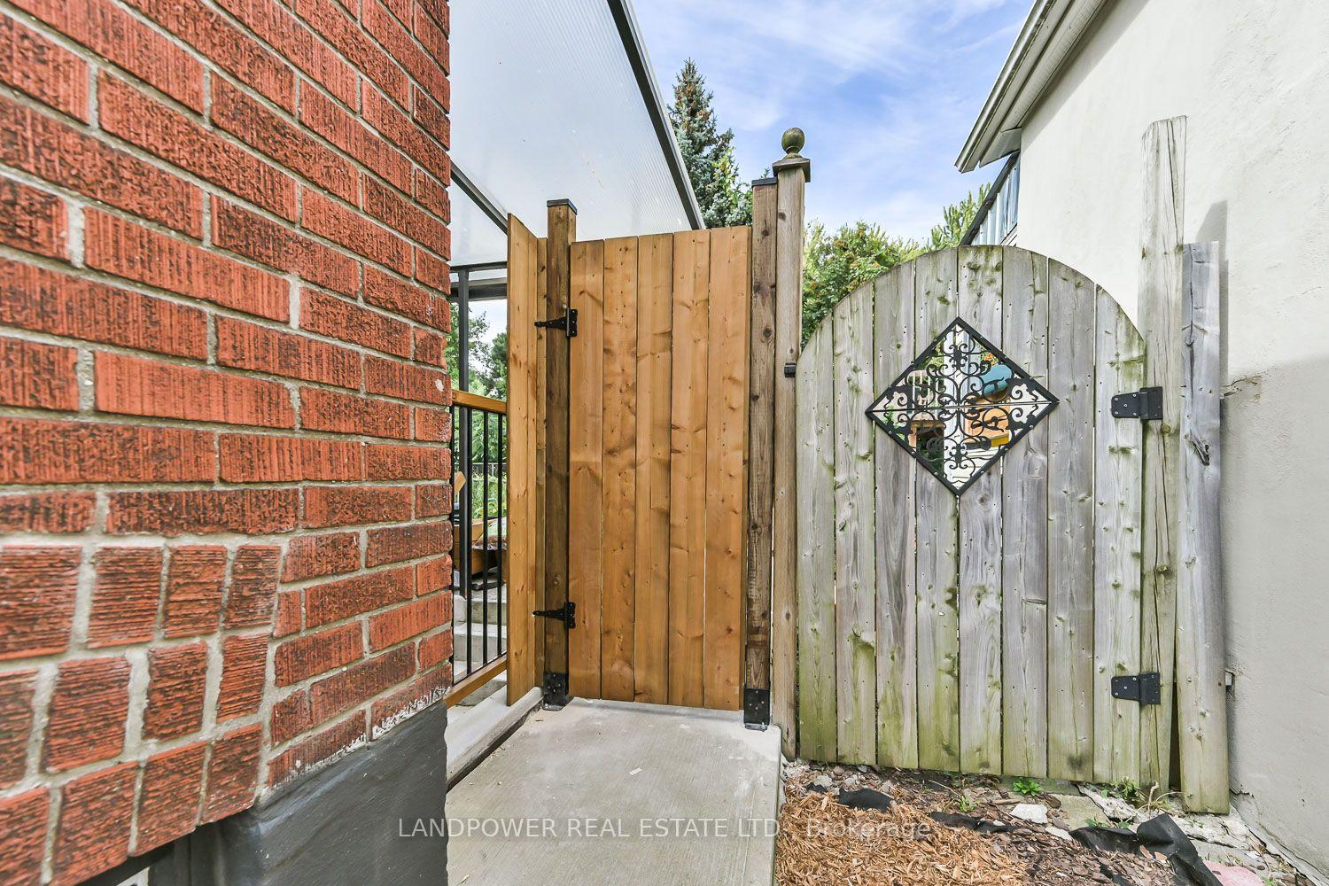 Photo 20 of 972 Cosburn Avenue, Toronto, East York — HOMEH