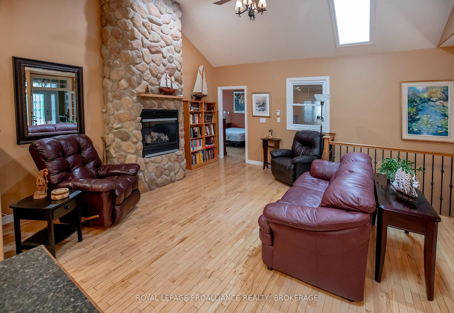 Photo 4 of 1098 Coverdale Drive, Kingston, City SouthWest — HOMEH