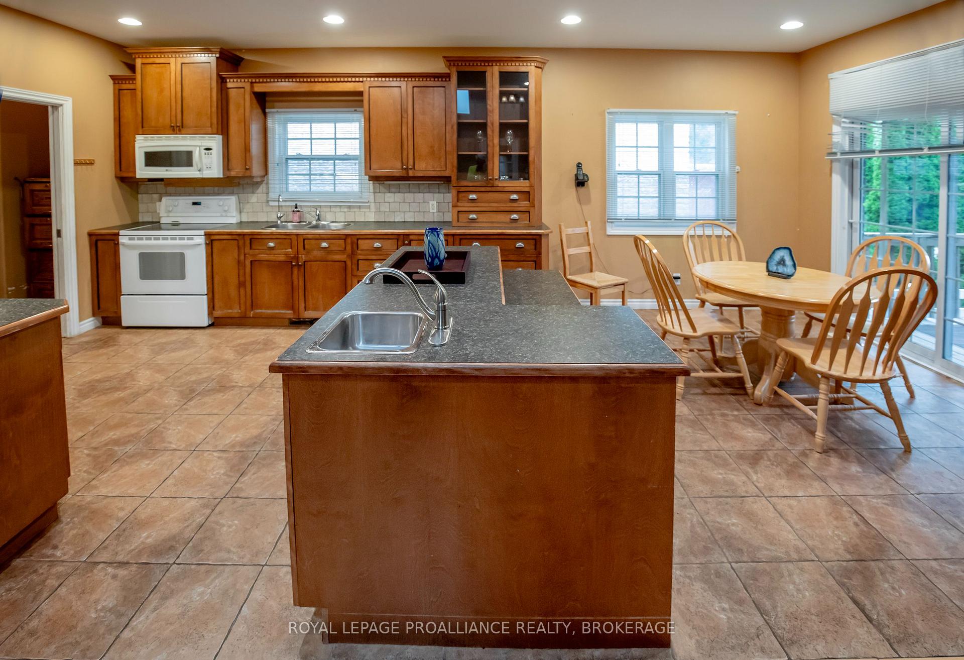 Photo 6 of 1098 Coverdale Drive, Kingston, City SouthWest — HOMEH