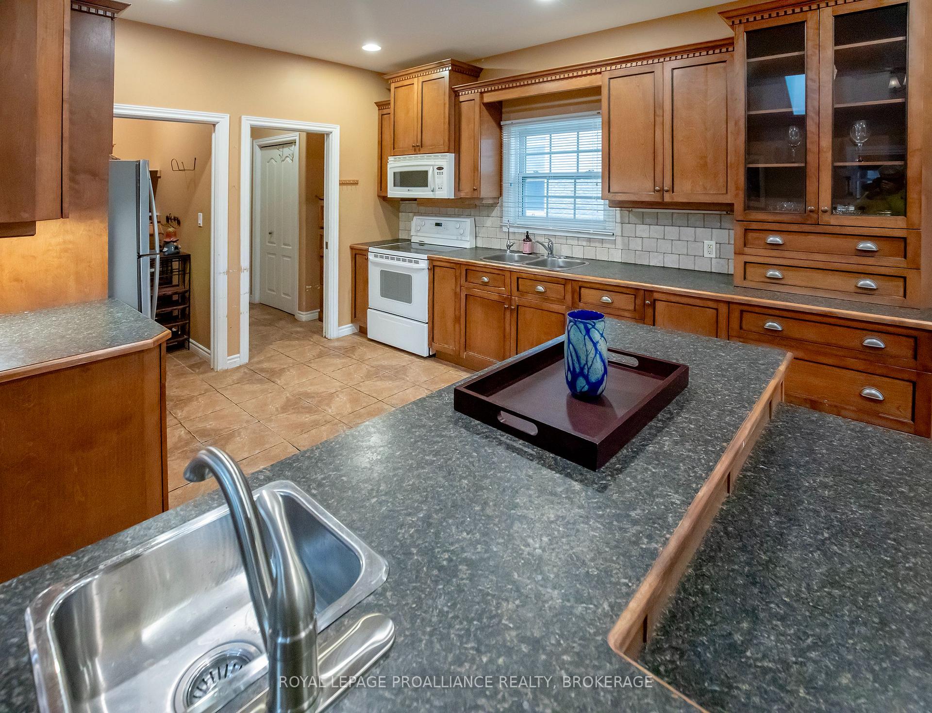 Photo 5 of 1098 Coverdale Drive, Kingston, City SouthWest — HOMEH