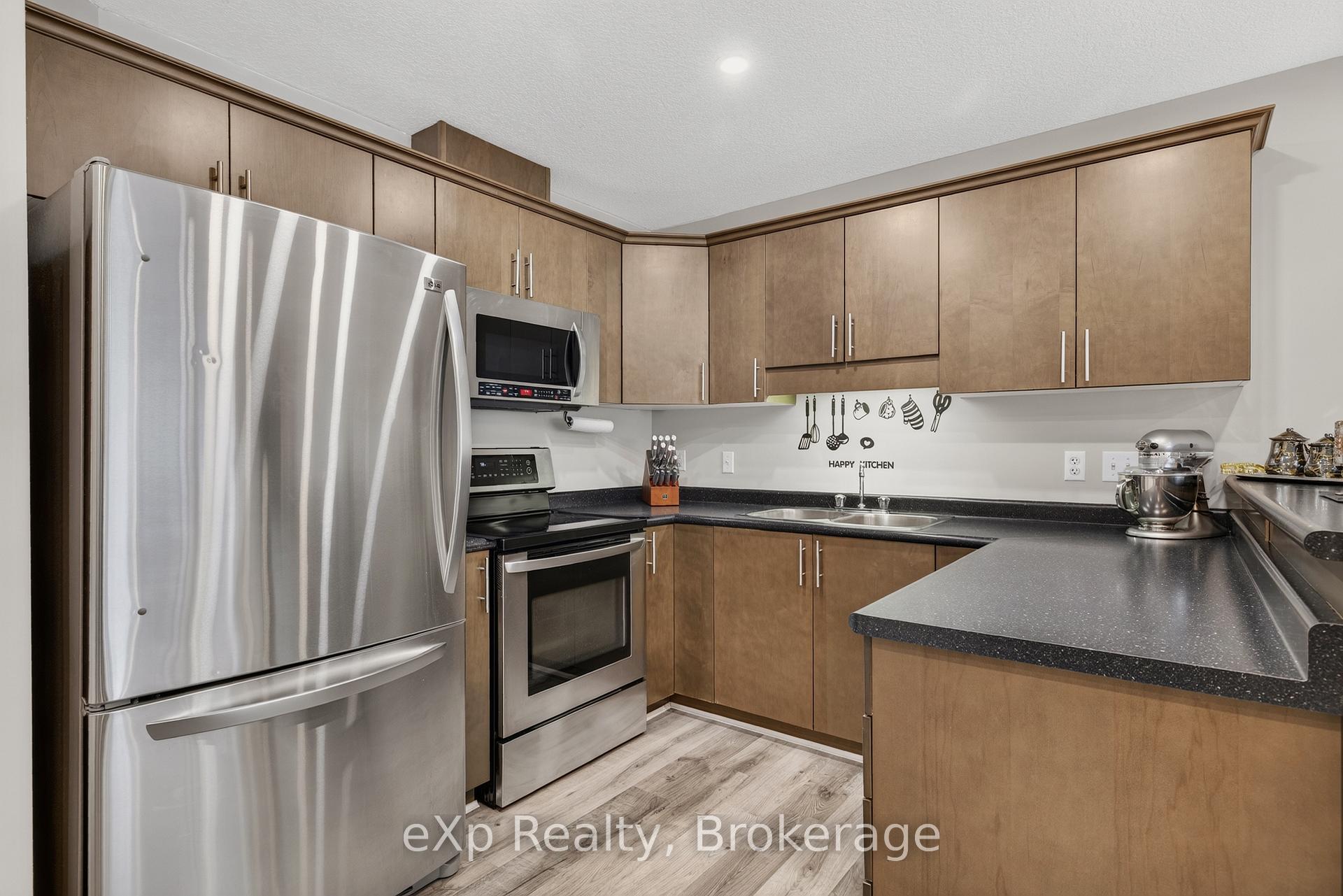 Photo 4 of Unit 4, 975 Strasburg Road, Kitchener, Country Hills — HOMEH