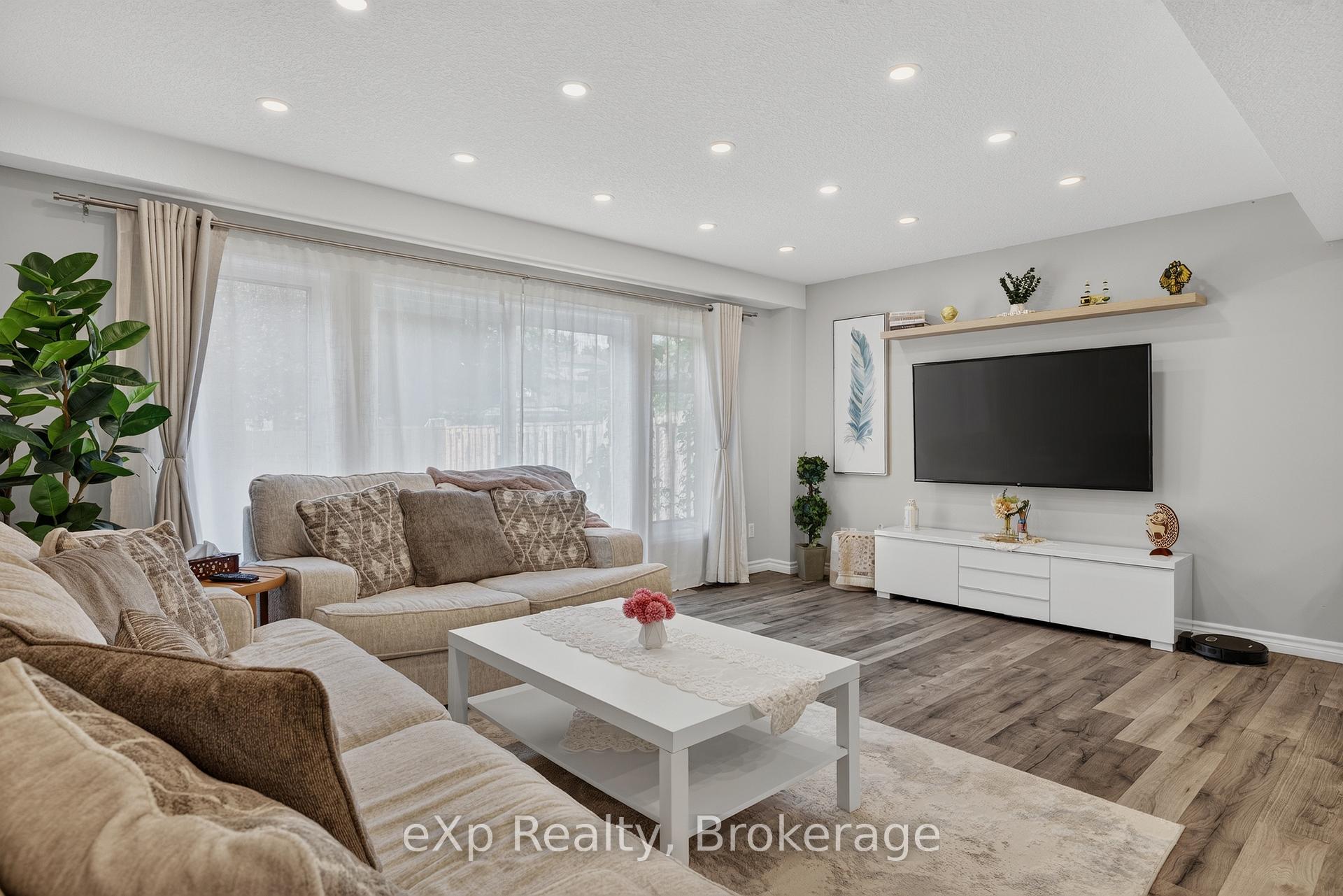 Photo 6 of Unit 4, 975 Strasburg Road, Kitchener, Country Hills — HOMEH